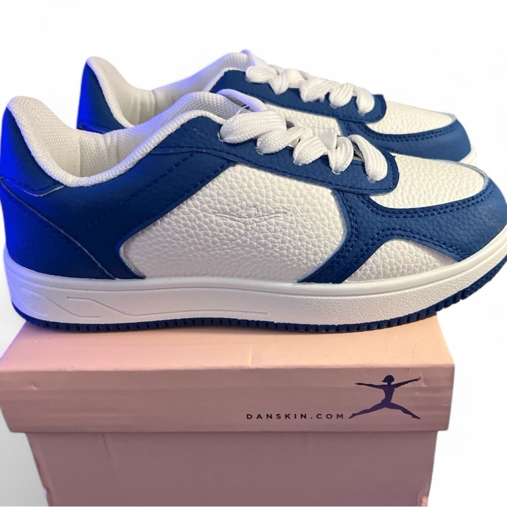 Danskin New in Box Girls Plank G Blue/White  Sneakers SIZE 13
